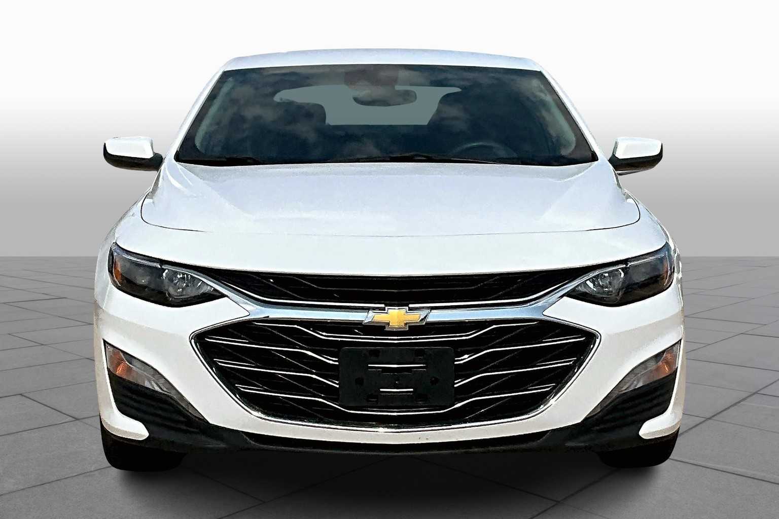 2023 Chevrolet Malibu 1LT photo 2