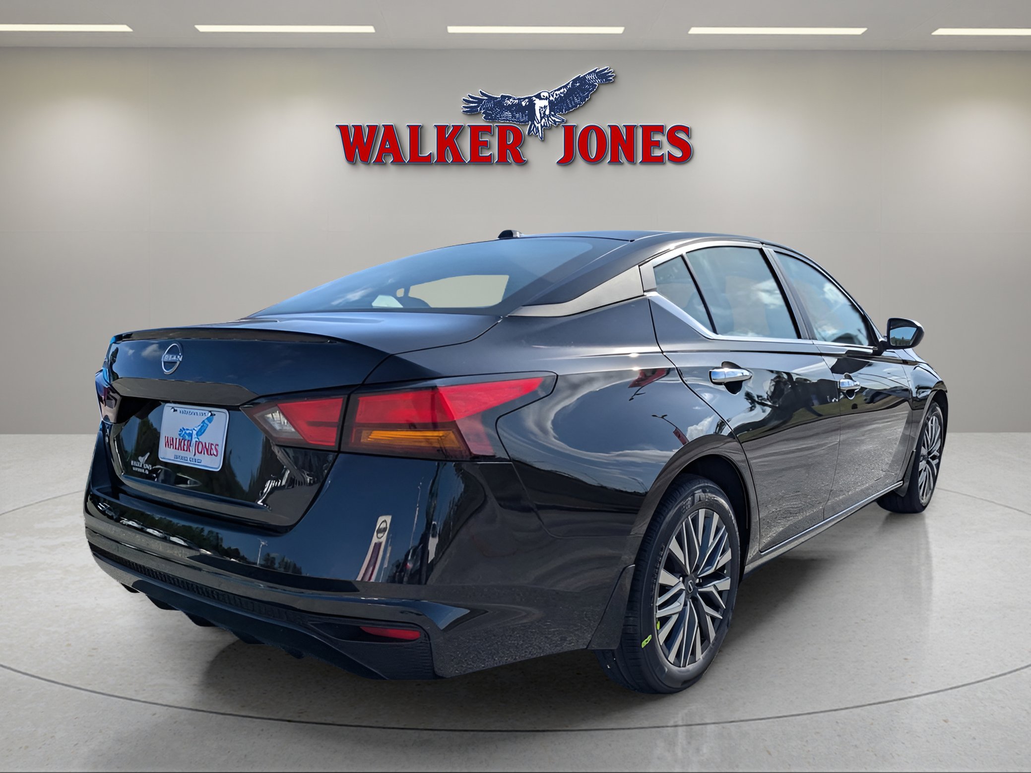 2025 Nissan Altima SV photo 3