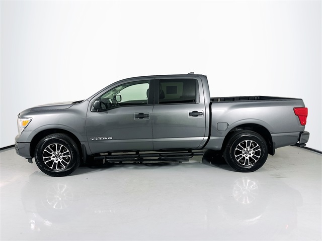 2024 Nissan Titan SV photo 5