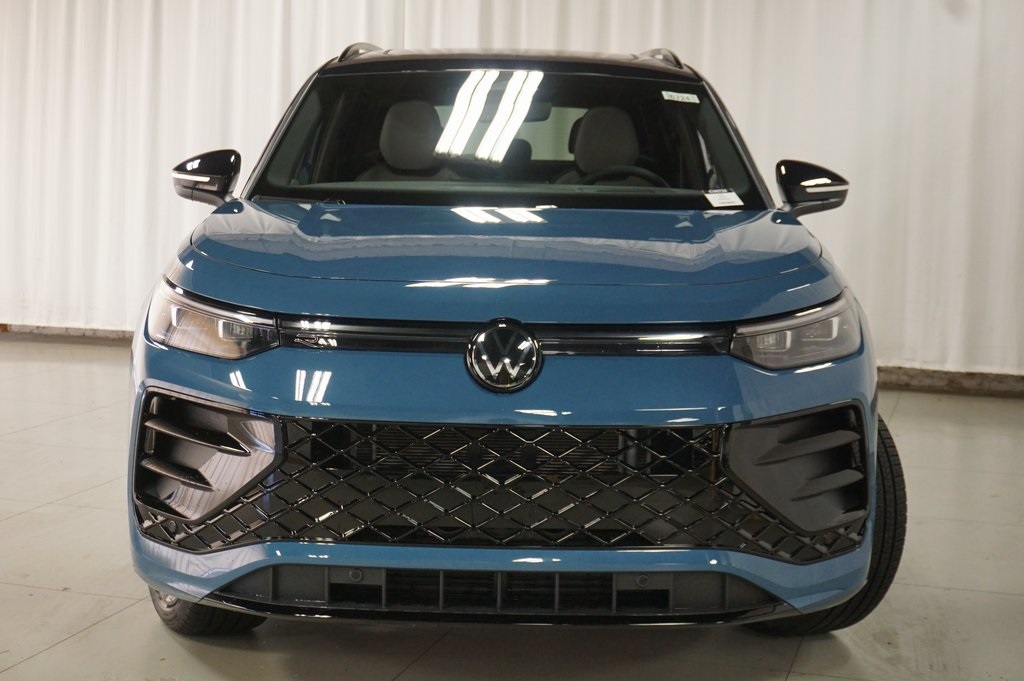 2025 Volkswagen Tiguan SE R-Line Black photo 4
