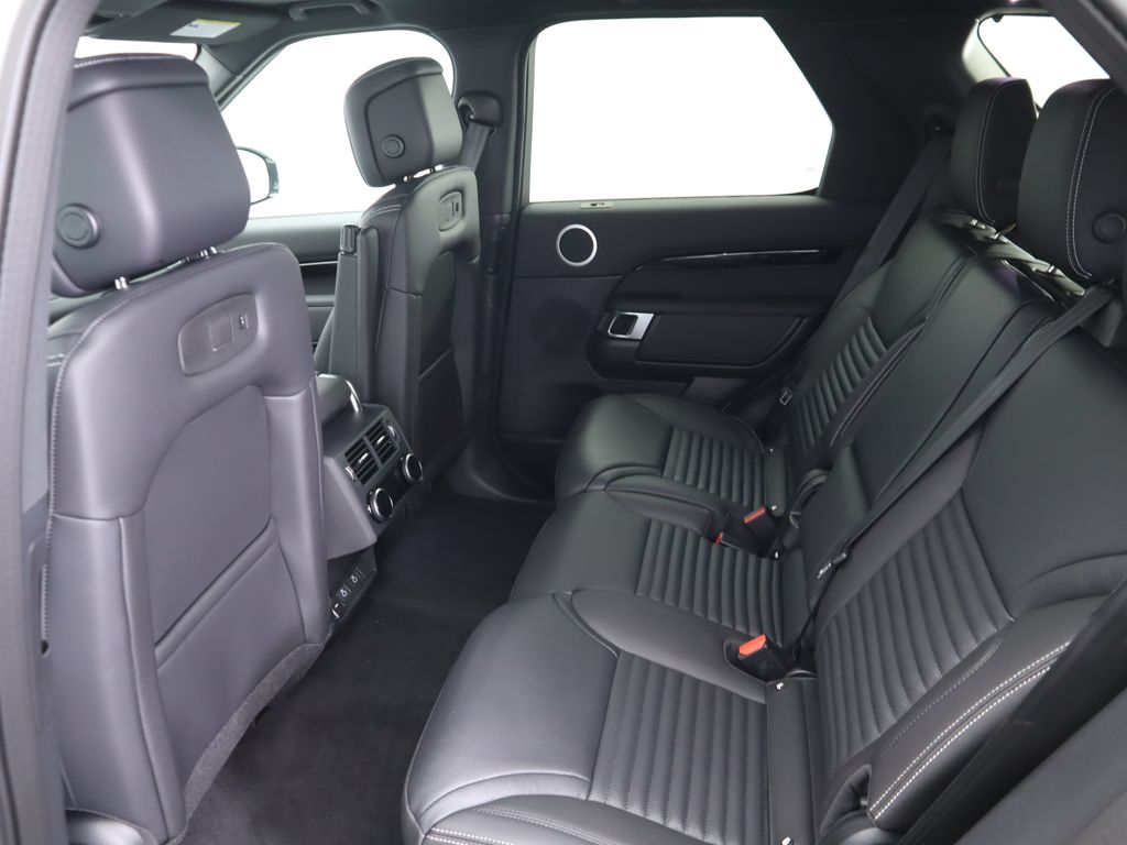2025 Land Rover Discovery S photo 20