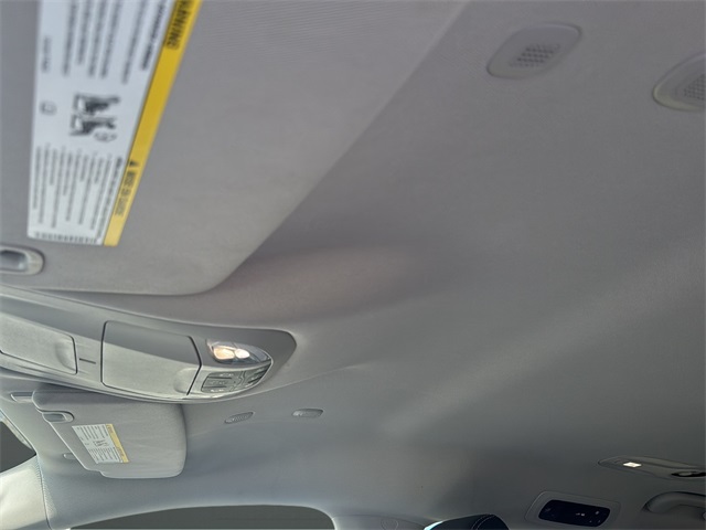 2024 Chrysler Pacifica Hybrid photo 17