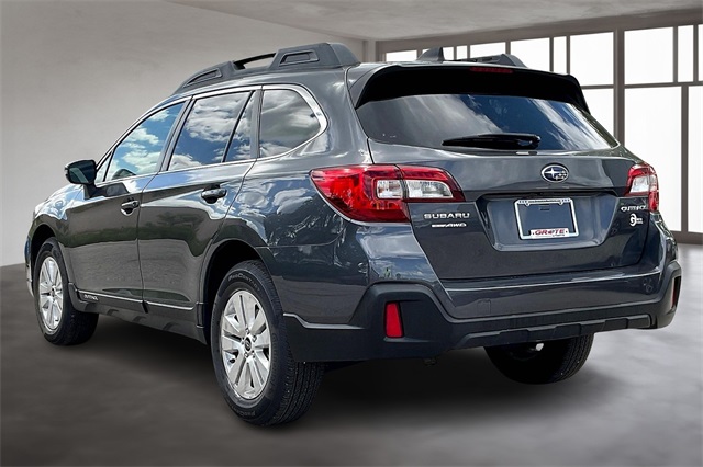 2018 Subaru Outback 2.5i Premium photo 14