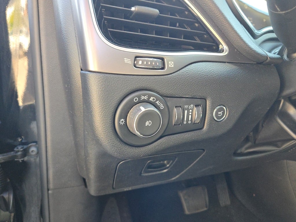 2022 Jeep Cherokee Limited photo 26