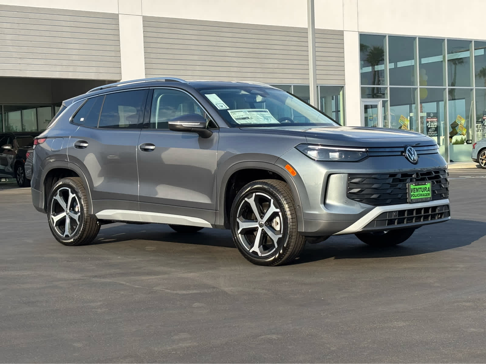 2026 Volkswagen Tiguan SE photo 2