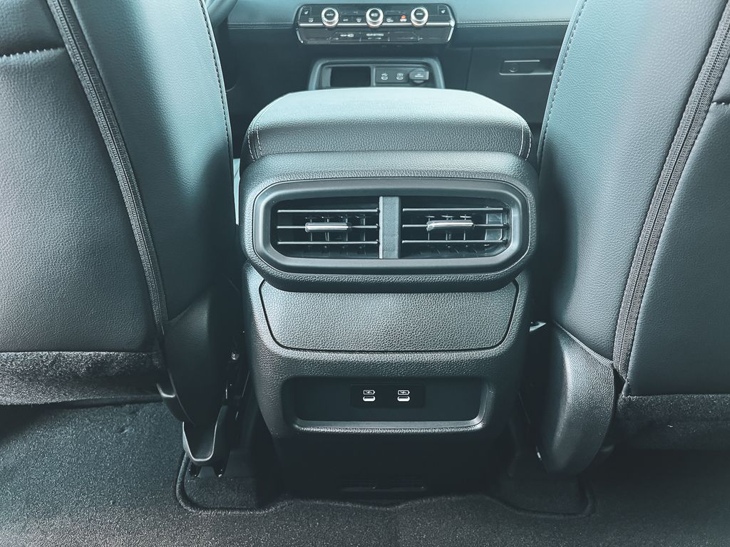 2026 Honda Passport photo 31