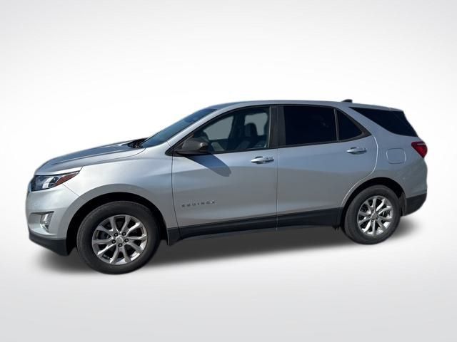 2021 Chevrolet Equinox LS photo 3