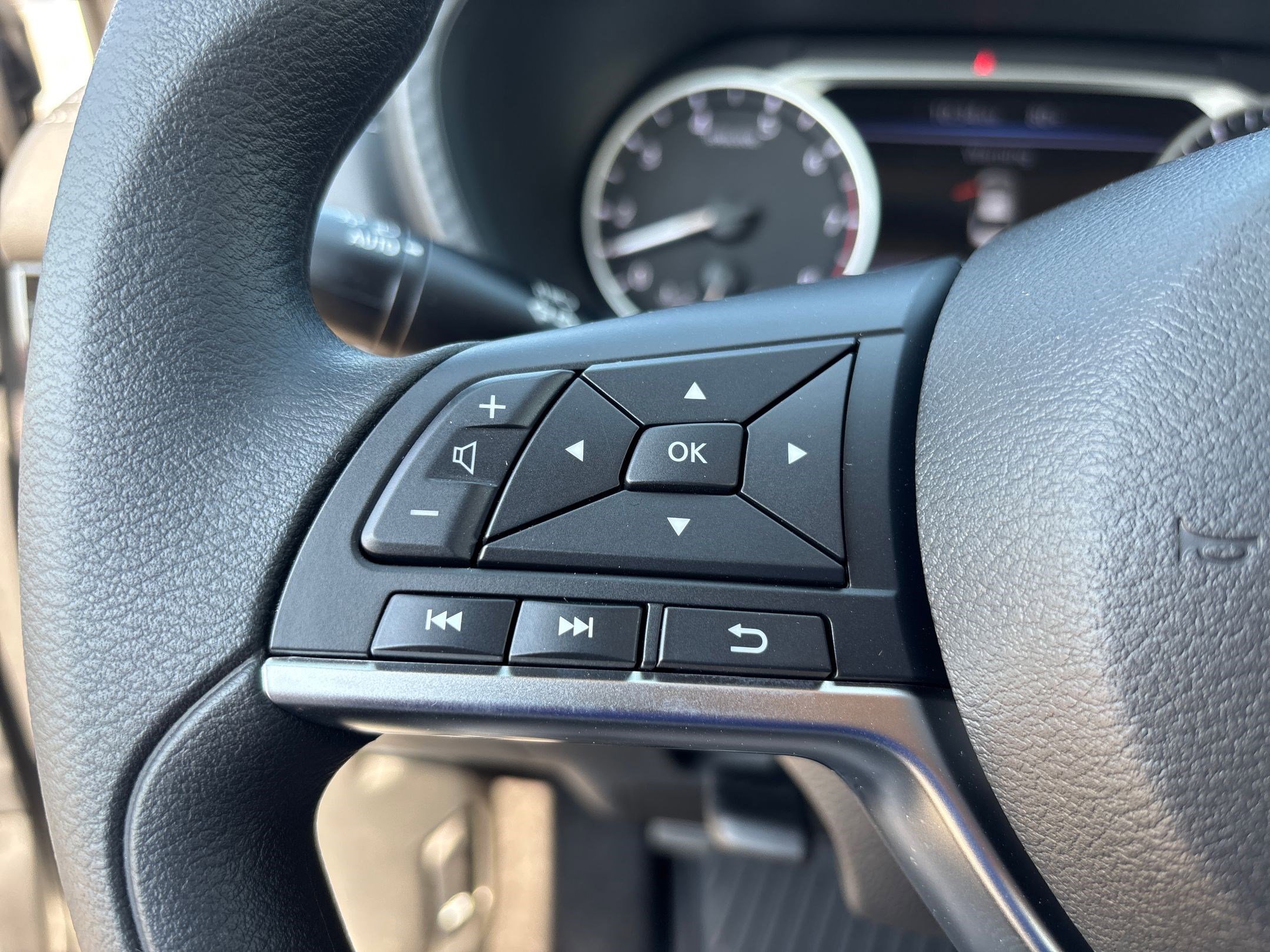 2025 Nissan Sentra SV photo 17