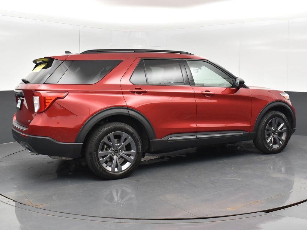 2022 Ford Explorer XLT photo 3