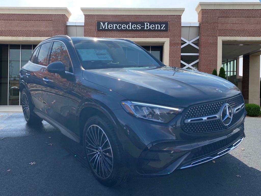 2025 Mercedes Benz GLC 350e 4MATIC photo 3