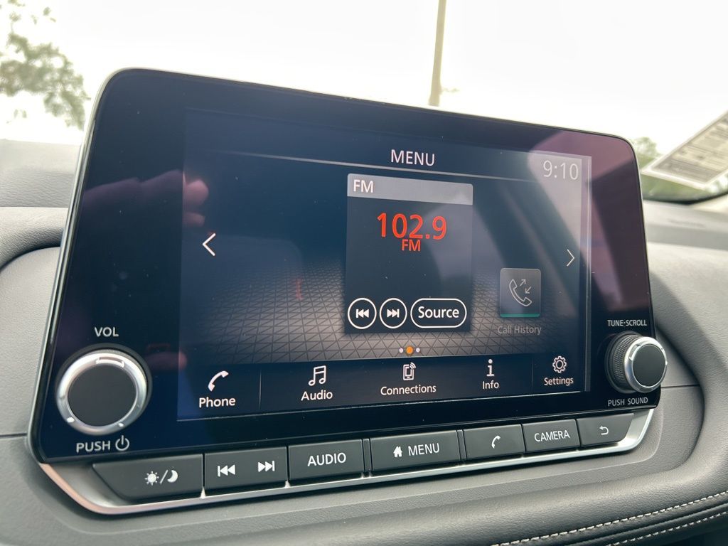 2025 Nissan Rogue S photo 10