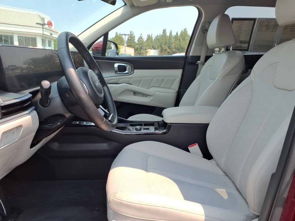 2024 Kia Sorento SX photo 9