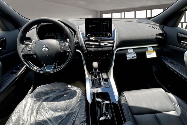 2025 Mitsubishi Eclipse Cross SEL photo 6