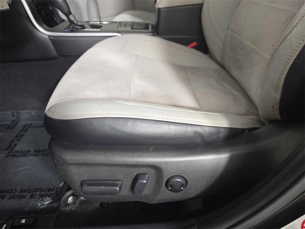 2015 Toyota Camry XSE photo 26