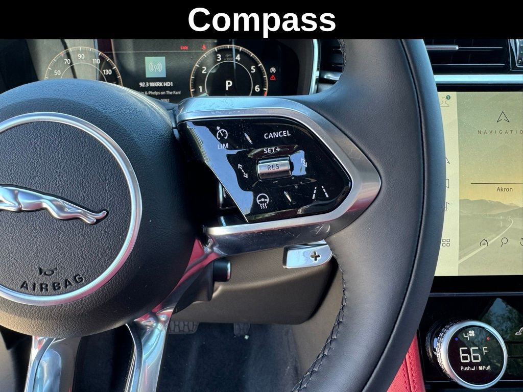 2025 Jaguar F-PACE P250 R-Dynamic S photo 10
