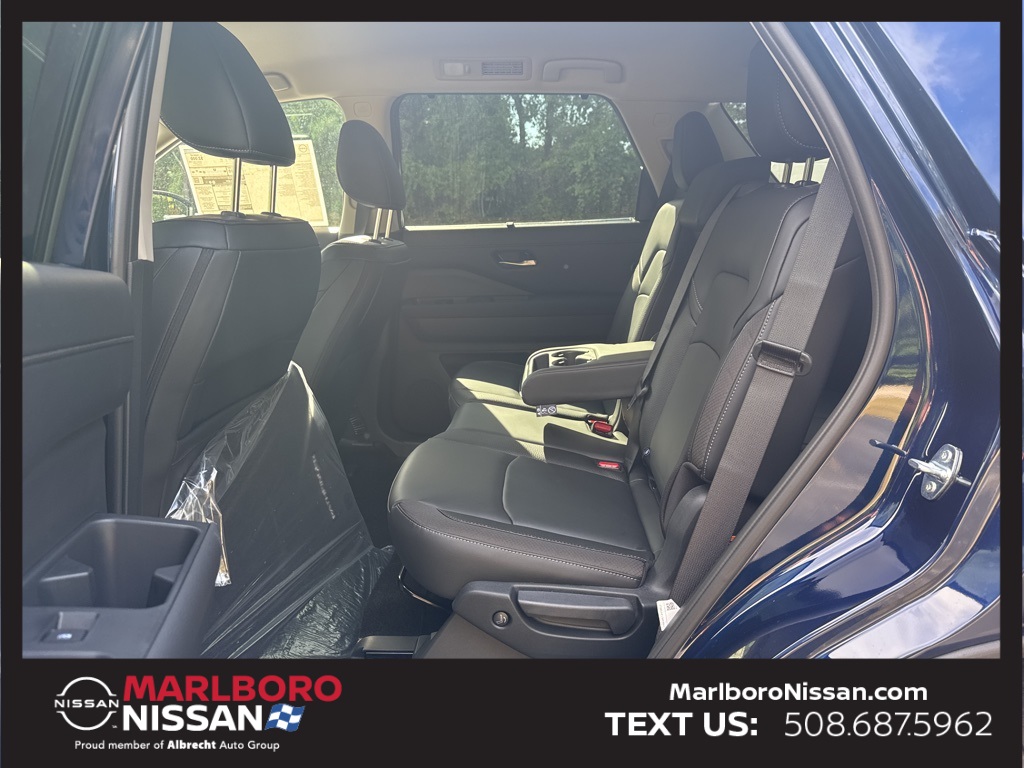 2025 Nissan Pathfinder SL photo 19