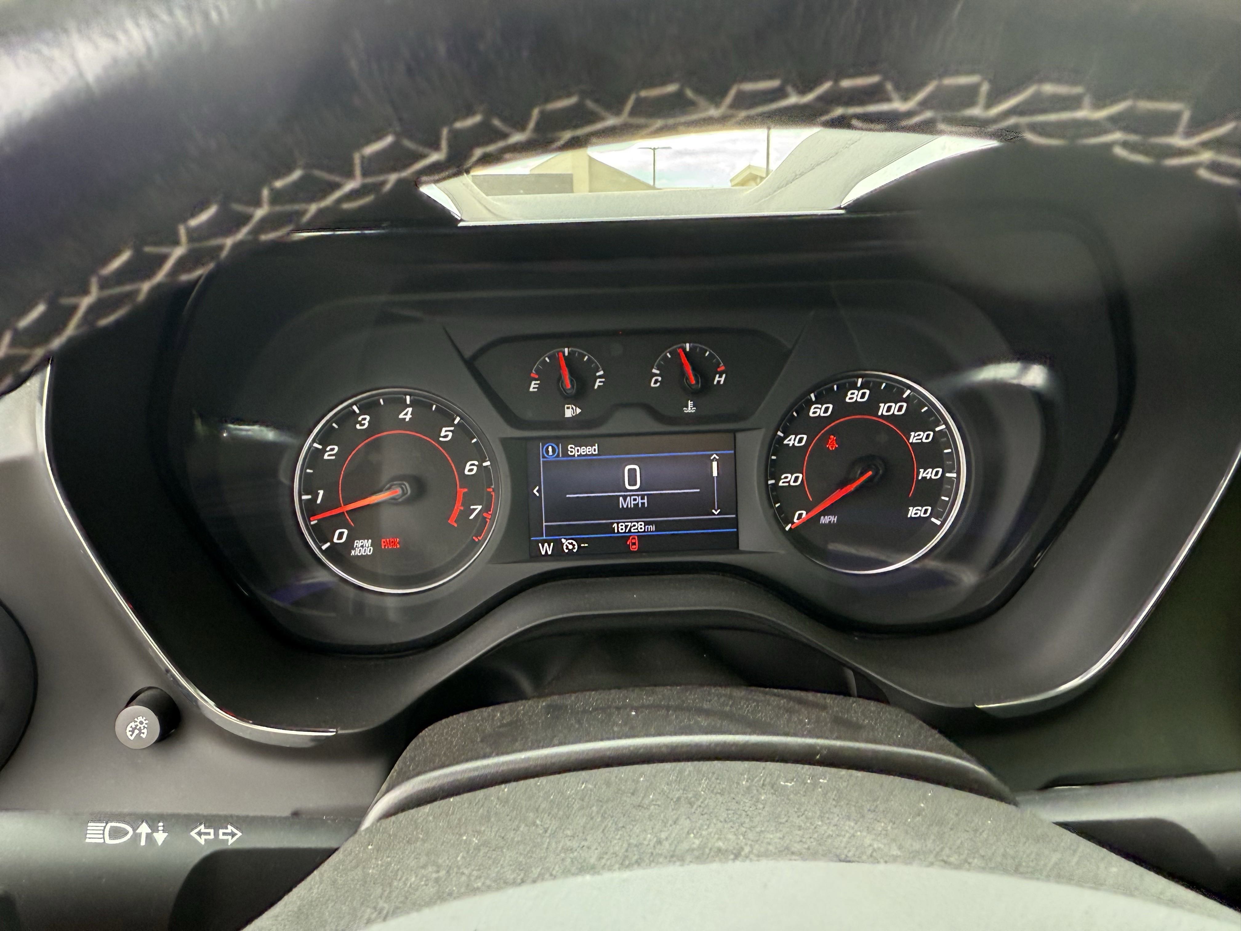 2021 Chevrolet Camaro LT1 photo 14