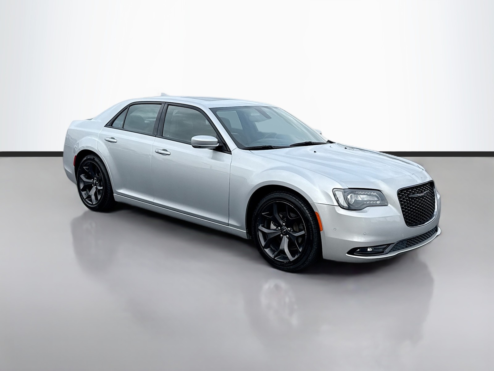 2023 Chrysler 300 photo 3