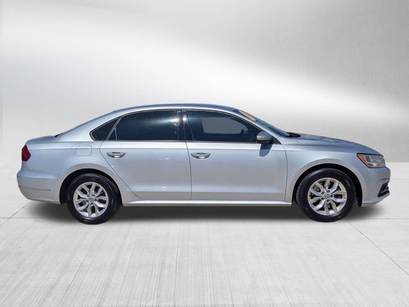 2018 Volkswagen Passat 2.0T S photo 7