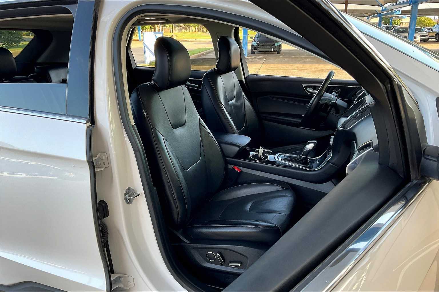 2017 Ford Edge Titanium photo 8