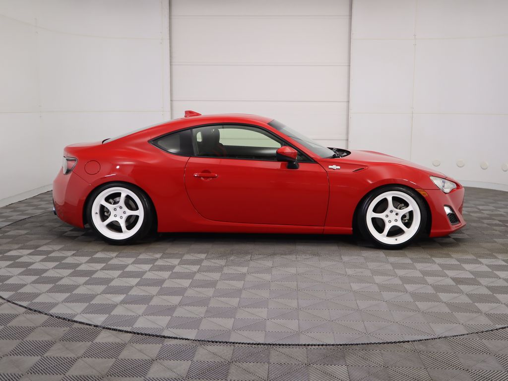 2016 Scion FR-S photo 4