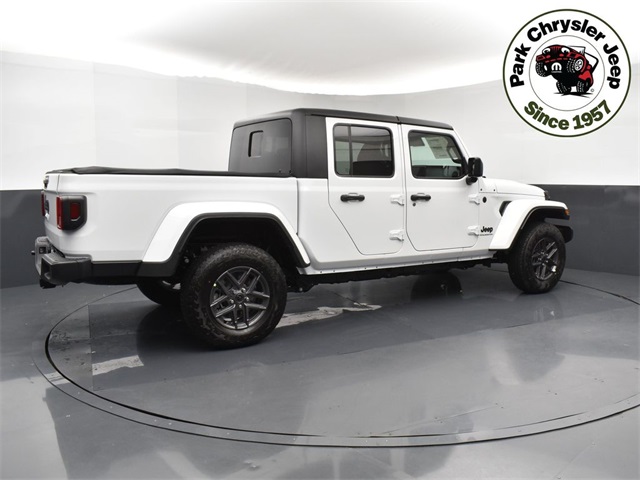 2025 Jeep Gladiator Sport photo 3