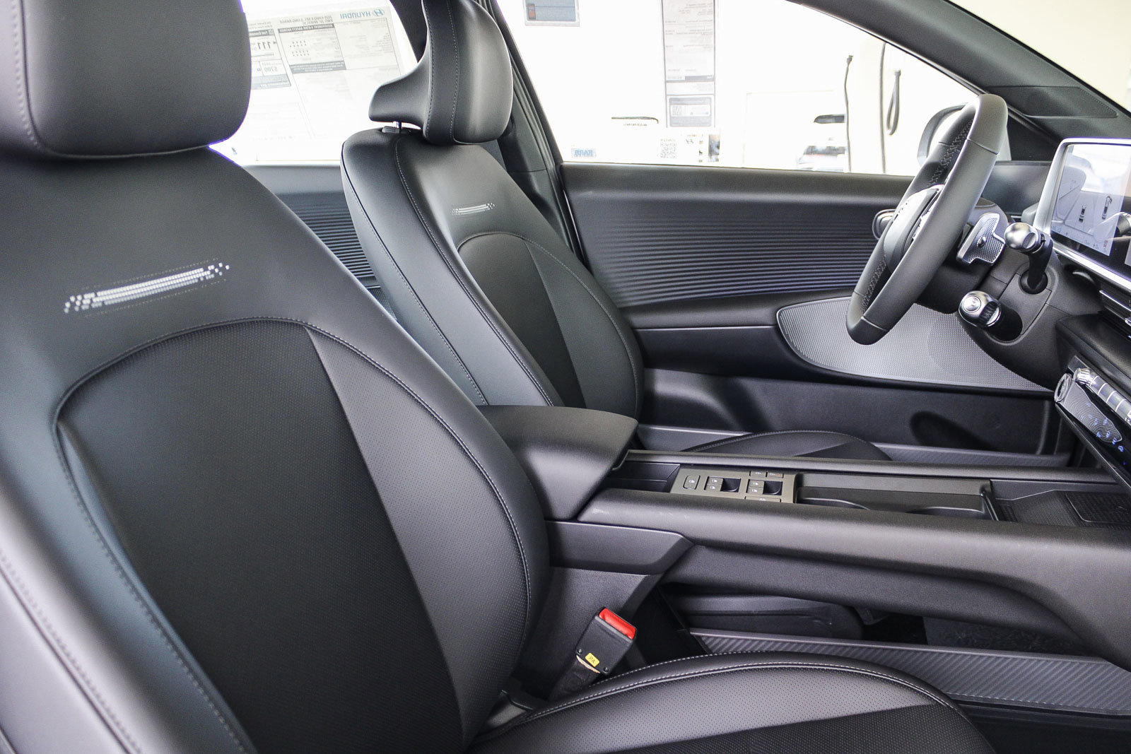 New 2025 Curated Silver Hyundai SEL image 17