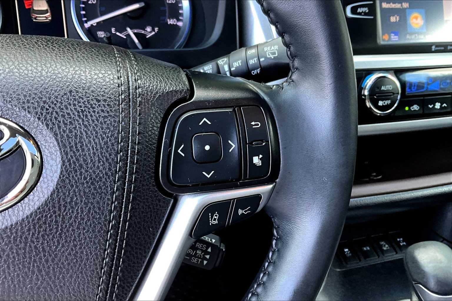 2019 Toyota Highlander XLE photo 23