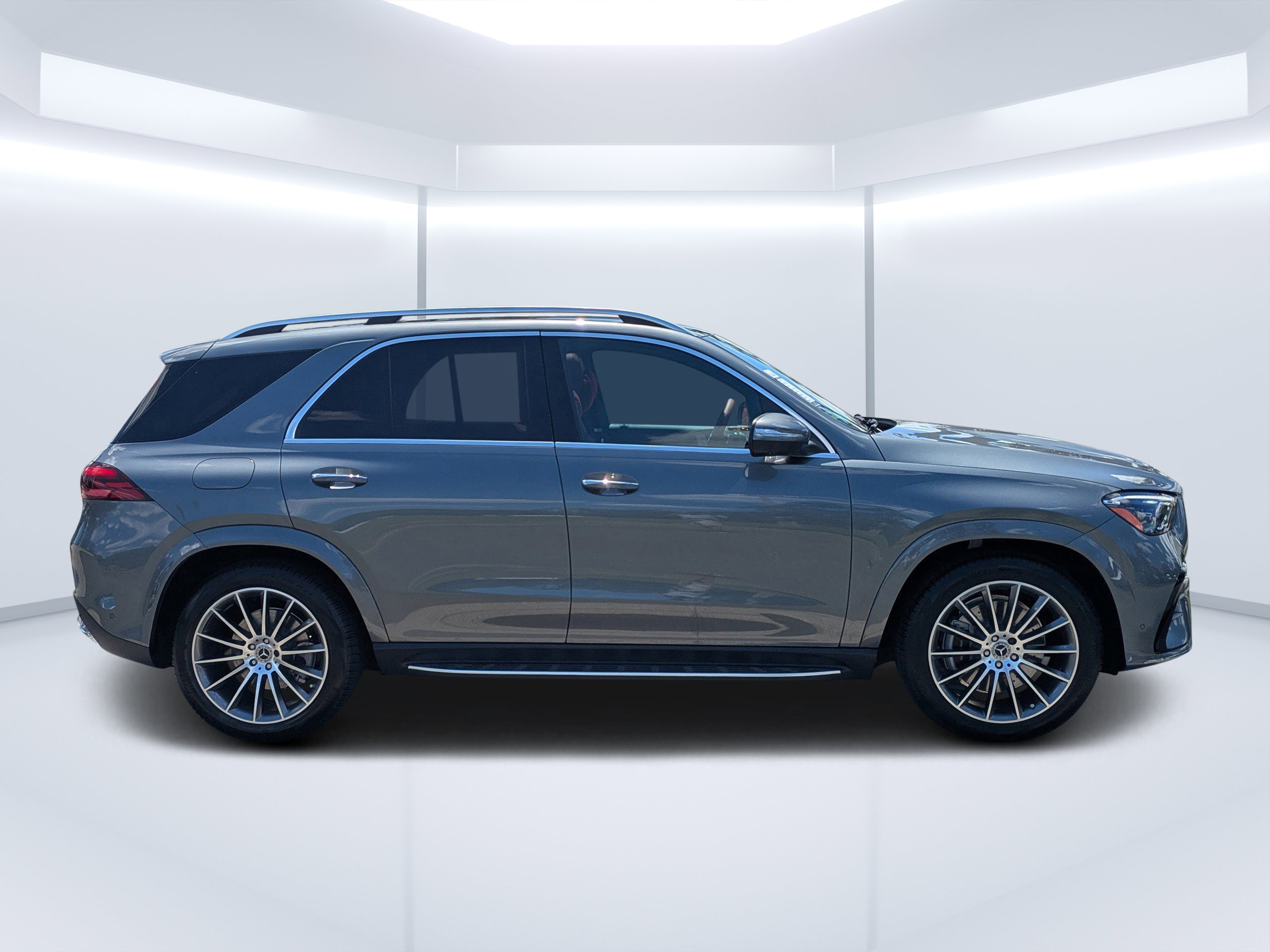 2026 Mercedes Benz GLE 450 4MATIC photo 2
