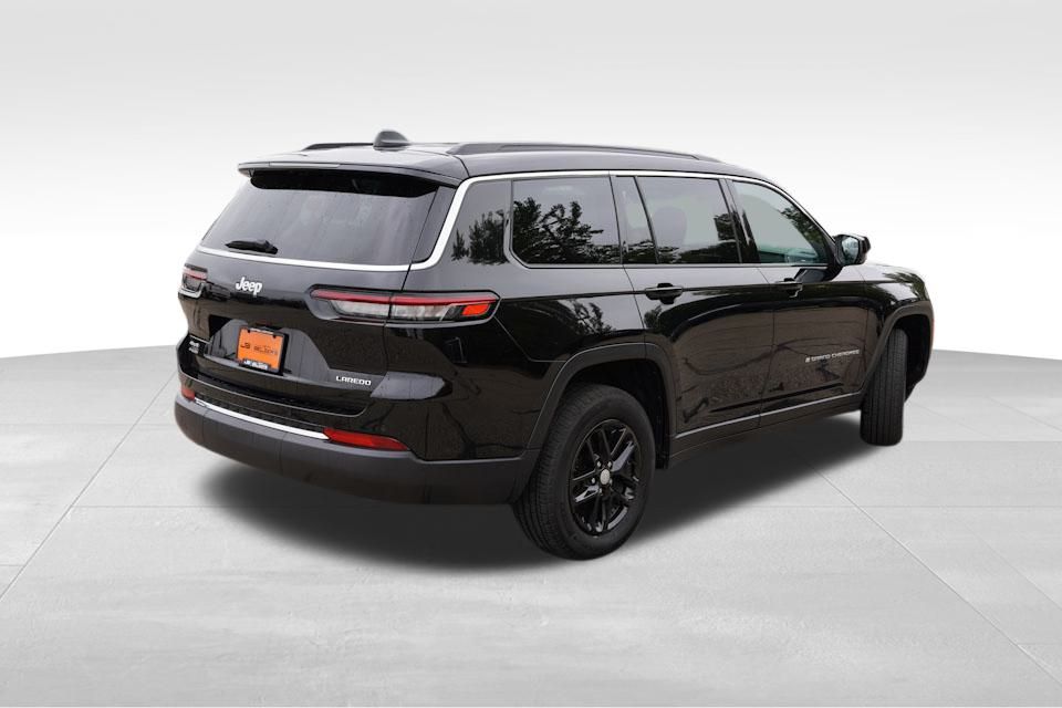 2025 Jeep Grand Cherokee Laredo photo 3