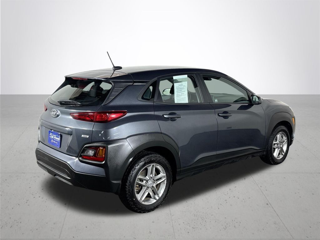 2021 Hyundai Kona SE photo 2