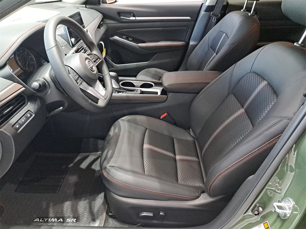 2025 Nissan Altima 2.5 SR photo 18