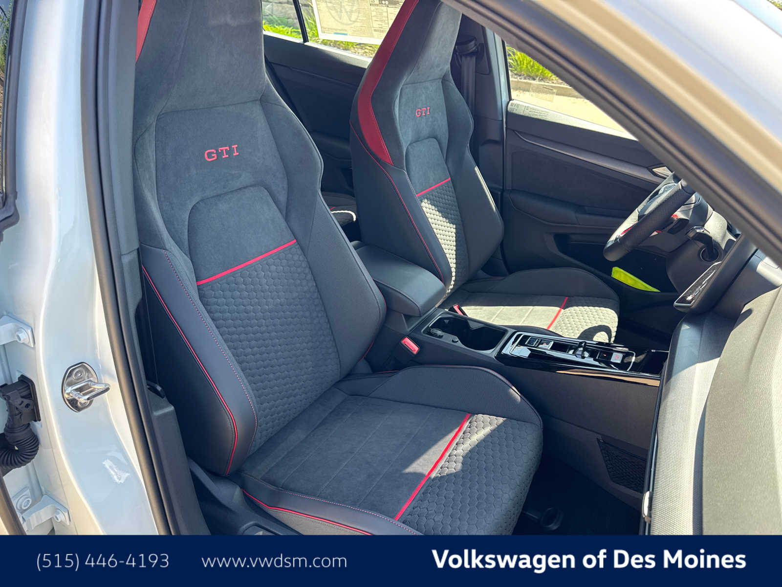 2025 Volkswagen Golf GTI SE photo 13
