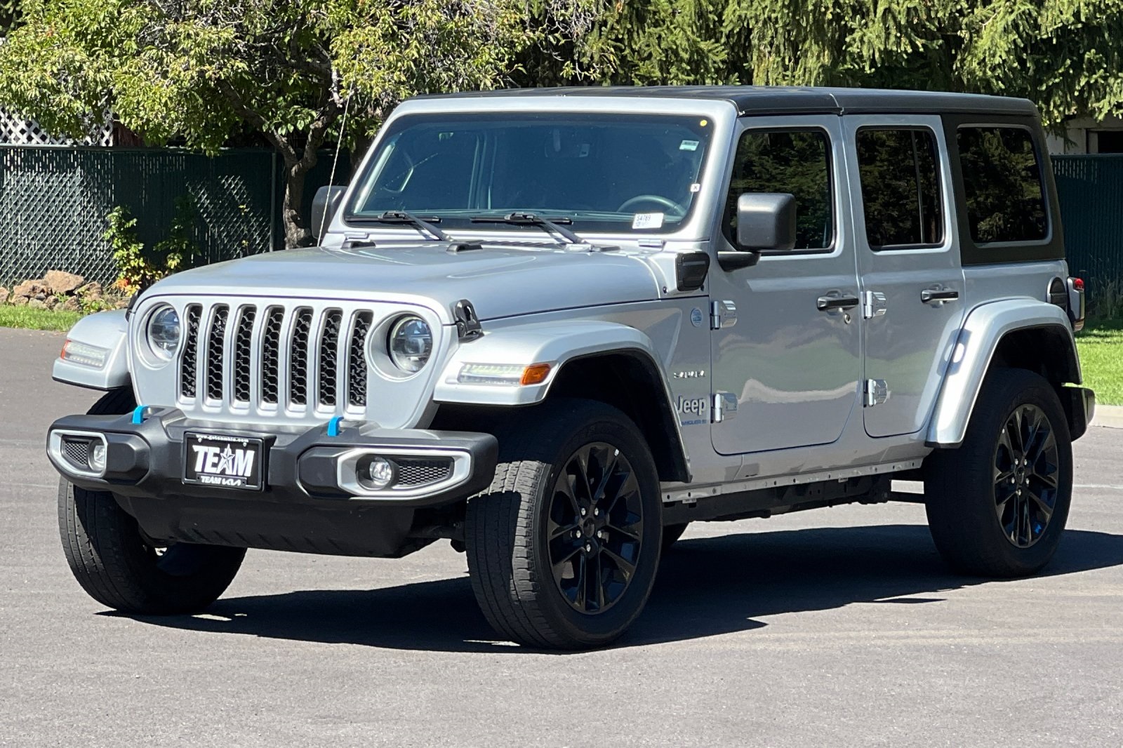 2023 Jeep Wrangler Sahara 4xe photo 7