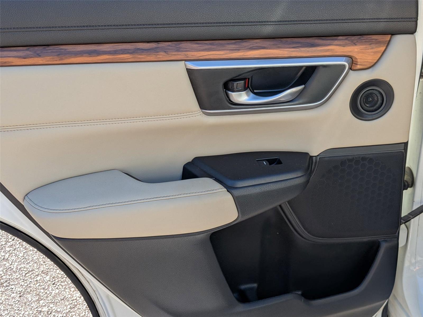 2018 Honda CR-V Touring photo 25