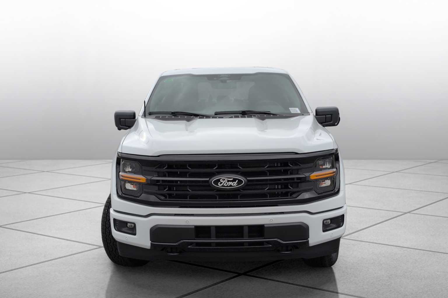 2025 Ford F-150 XLT photo 2