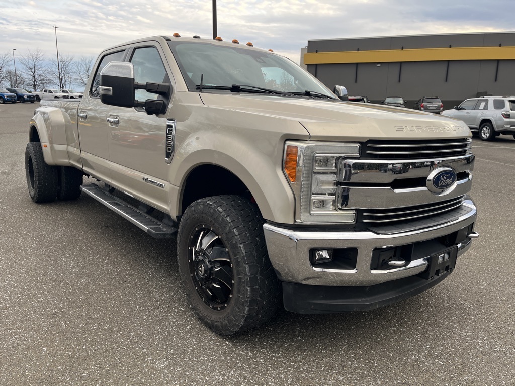 2017 Ford F-350 Super Duty Lariat