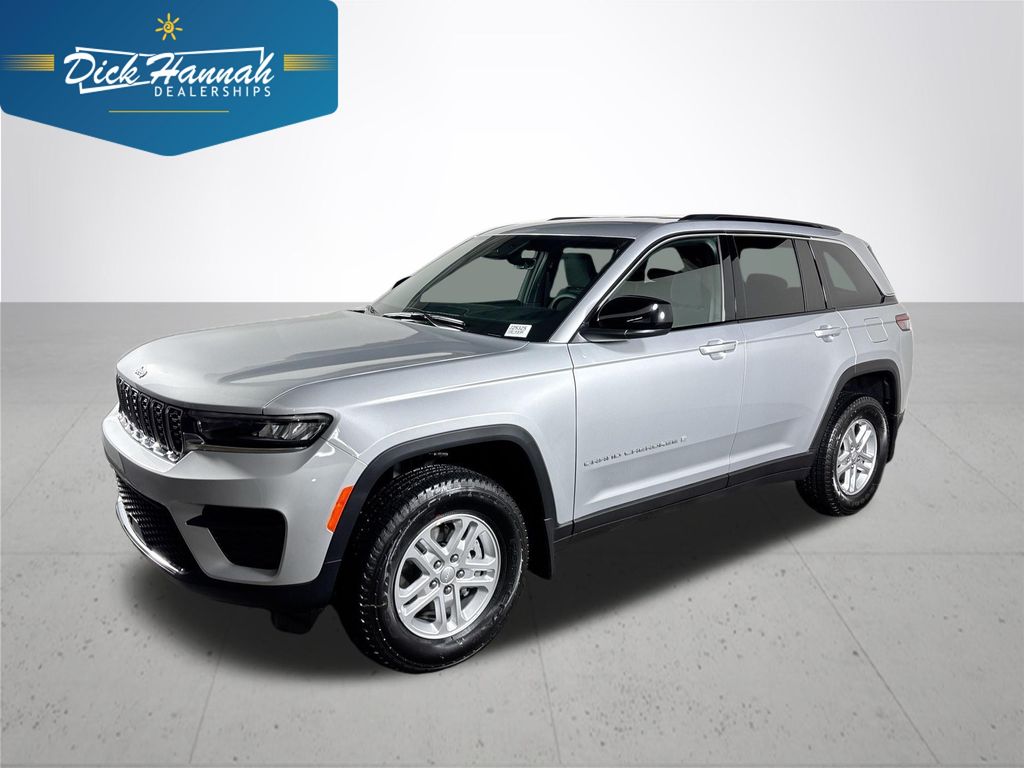 2025 Jeep Grand Cherokee Laredo's photo