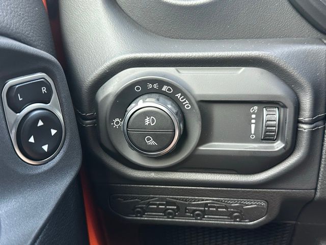 2025 Jeep Gladiator Sport photo 16