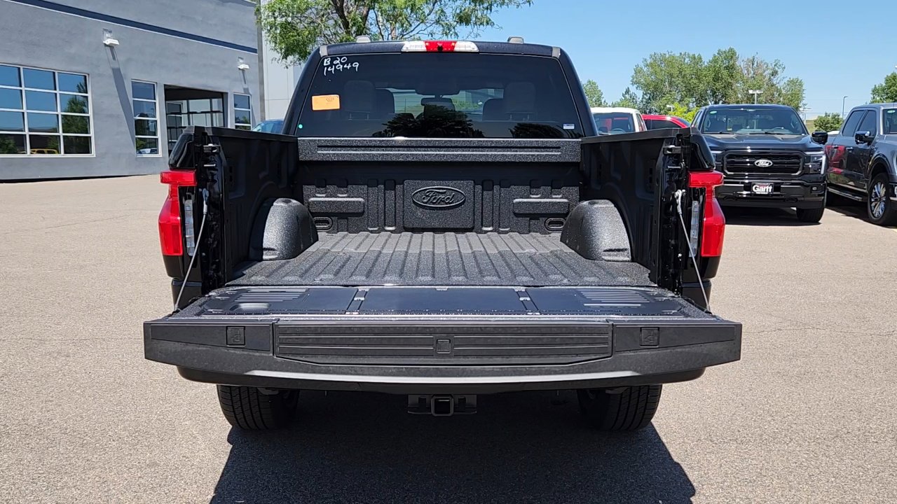 2025 Ford F-150 Lightning photo 17