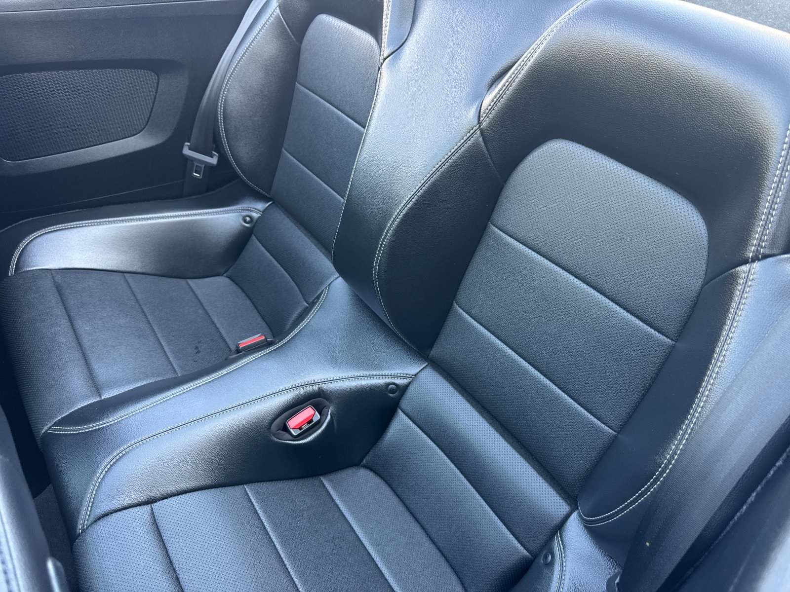 2022 Ford Mustang EcoBoost Premium Convertible photo 12