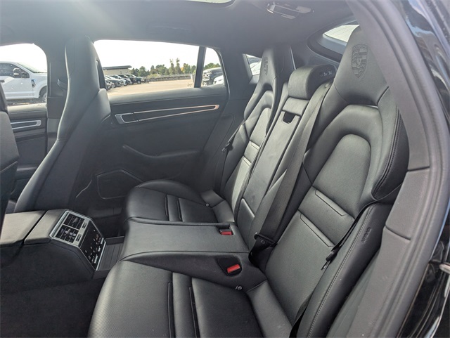 2022 Porsche Panamera 4 Platinum photo 13