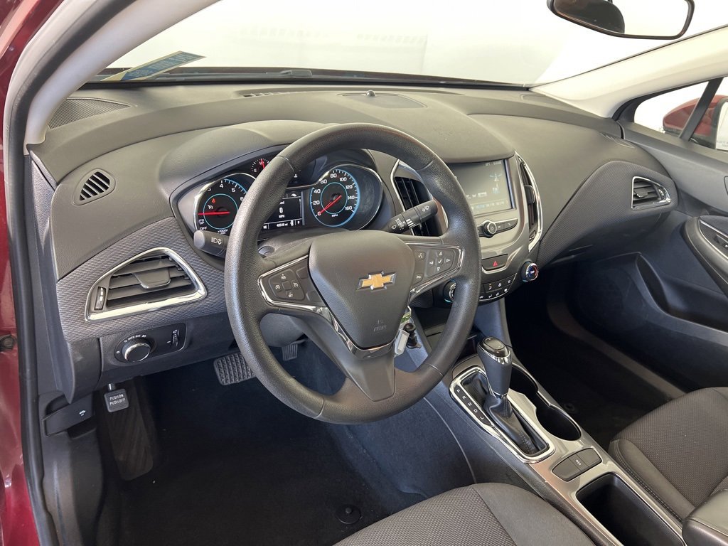 2017 Chevrolet Cruze LT photo 3