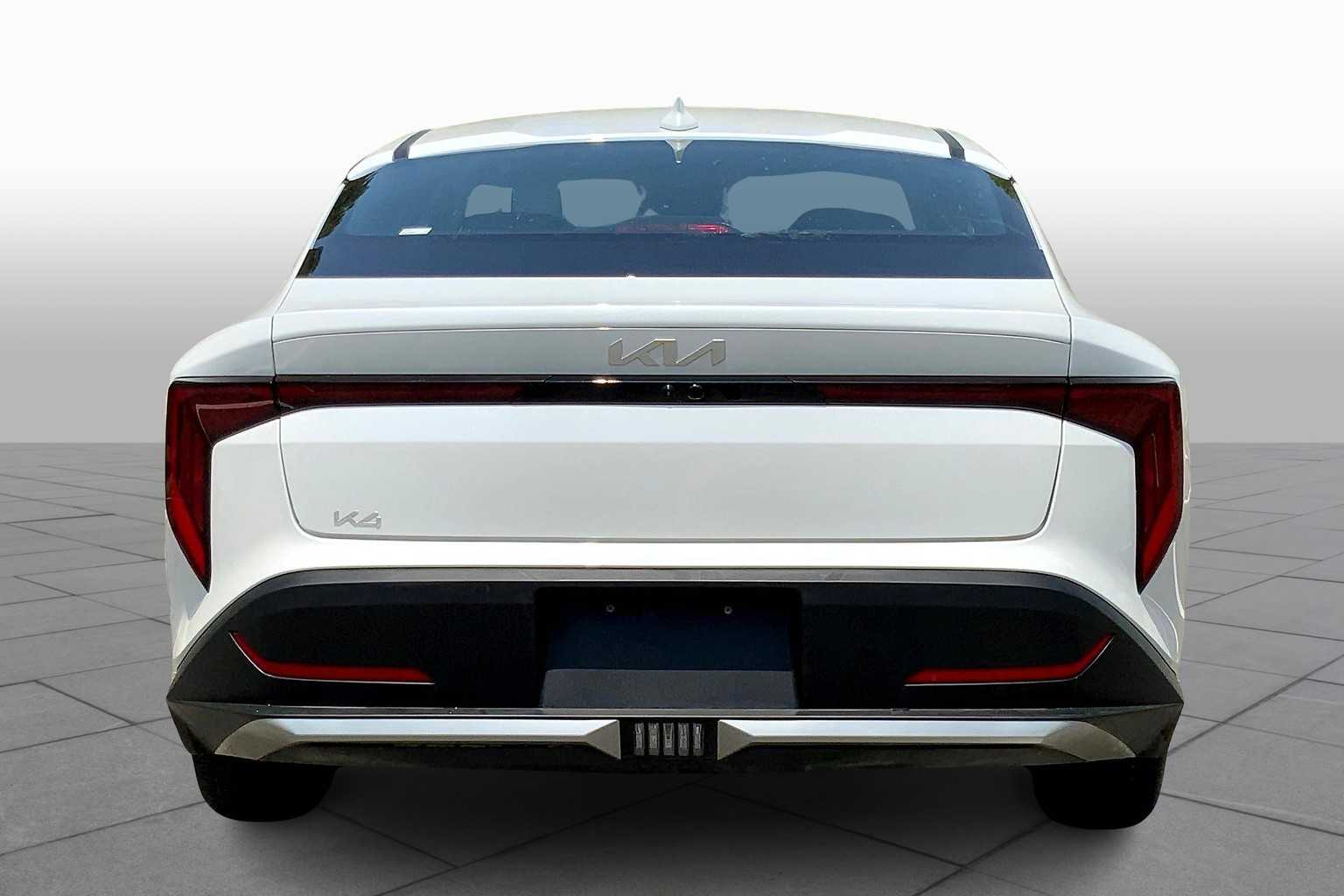 2025 Kia K4 LXS photo 4