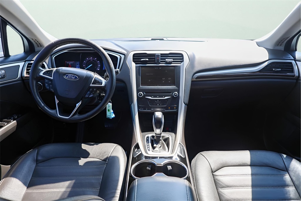 2015 Ford Fusion SE photo 8