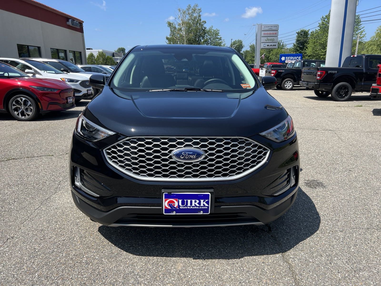 2023 Ford Edge SEL photo 2