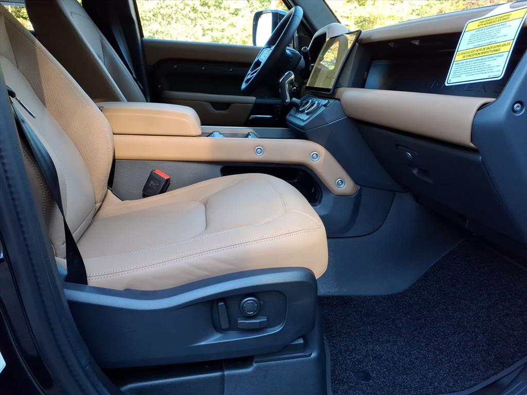 2026 Land Rover Defender 110 S photo 3
