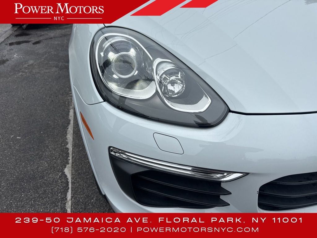 2017 Porsche Cayenne Platinum Edition photo 9