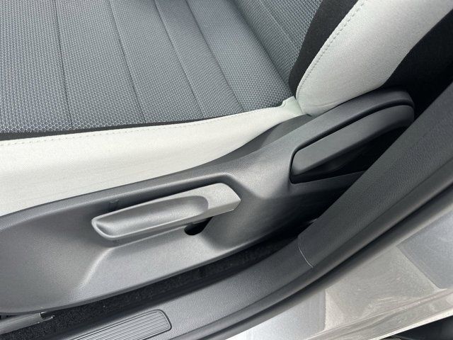 2025 Volkswagen Taos S photo 4