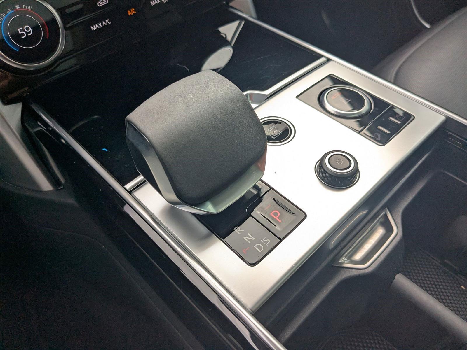 2023 Land Rover Range Rover SE photo 22